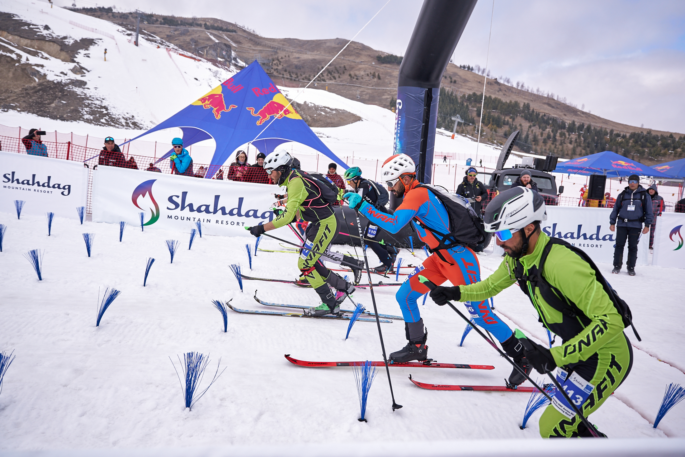 "Şahdağ" Beynəlxalq Xizək Alpinizmi yarışı start götürüb